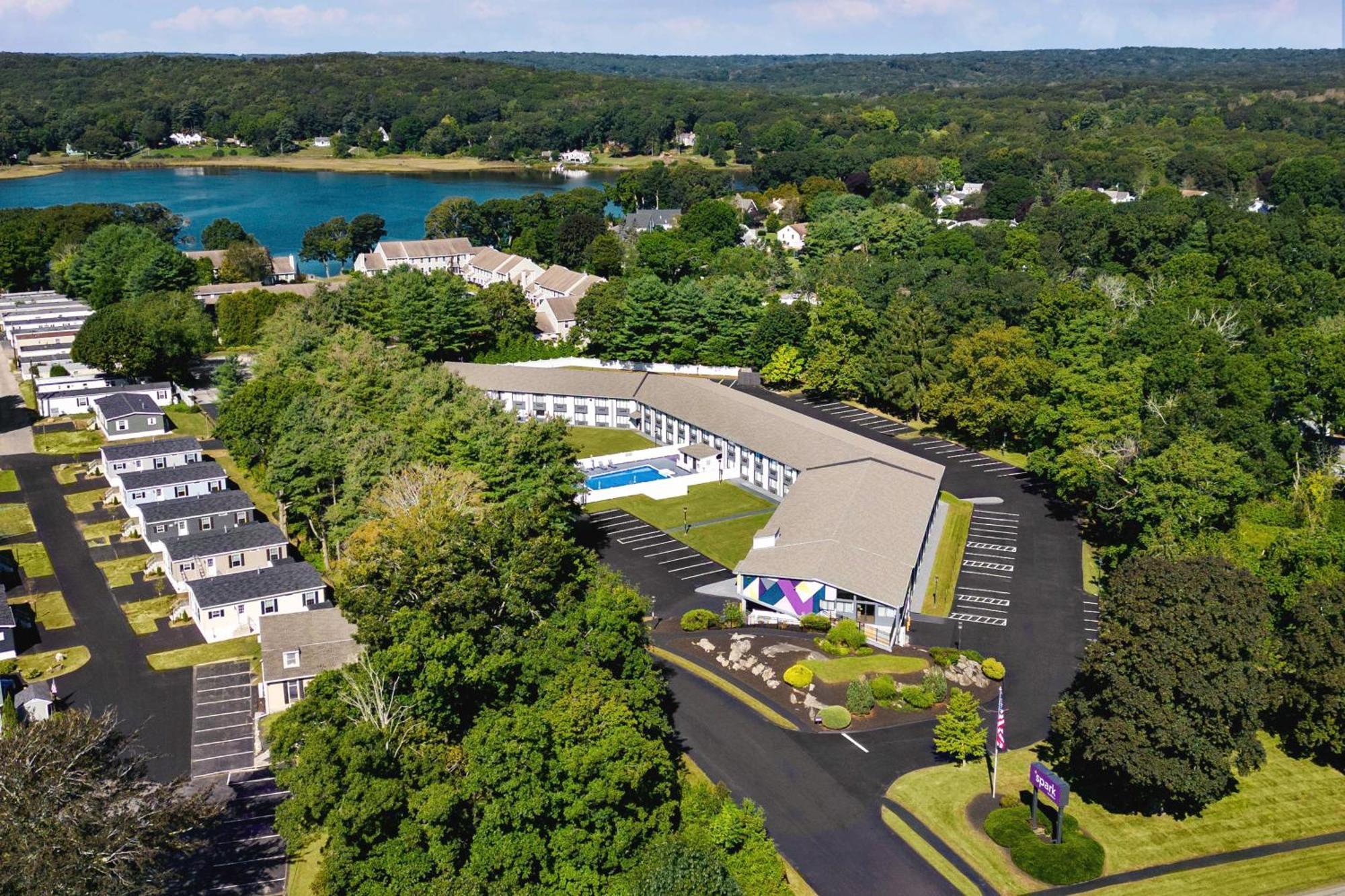 Spark By Hilton Mystic Groton Exteriér fotografie
